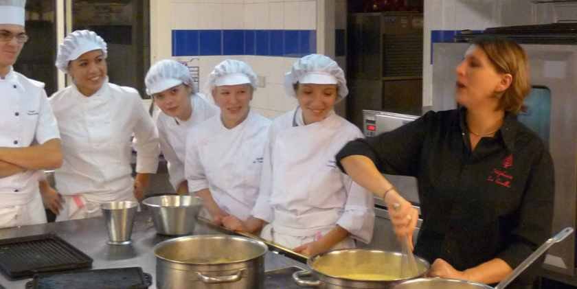 stéphanie Lequellec en cuisine